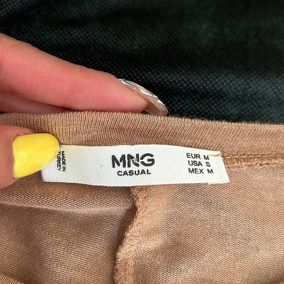 🔥Women's Tan Top with Ruffled Sleeves🔥 - Picture 5 of 5